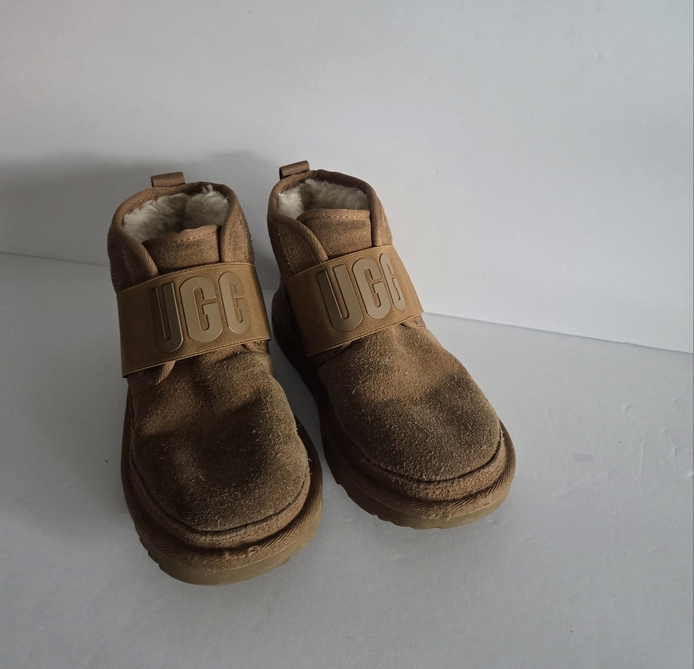 UGG Kids Suede Tan Boots Sz. 1